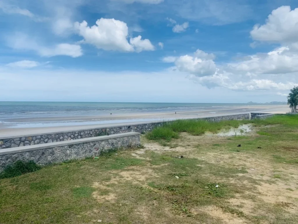 ที่ดินสวย ติดทะเล หัวหิน หาดสวย 2 ไร่กว่า ใกล้ร้านอาหารชมทะเล