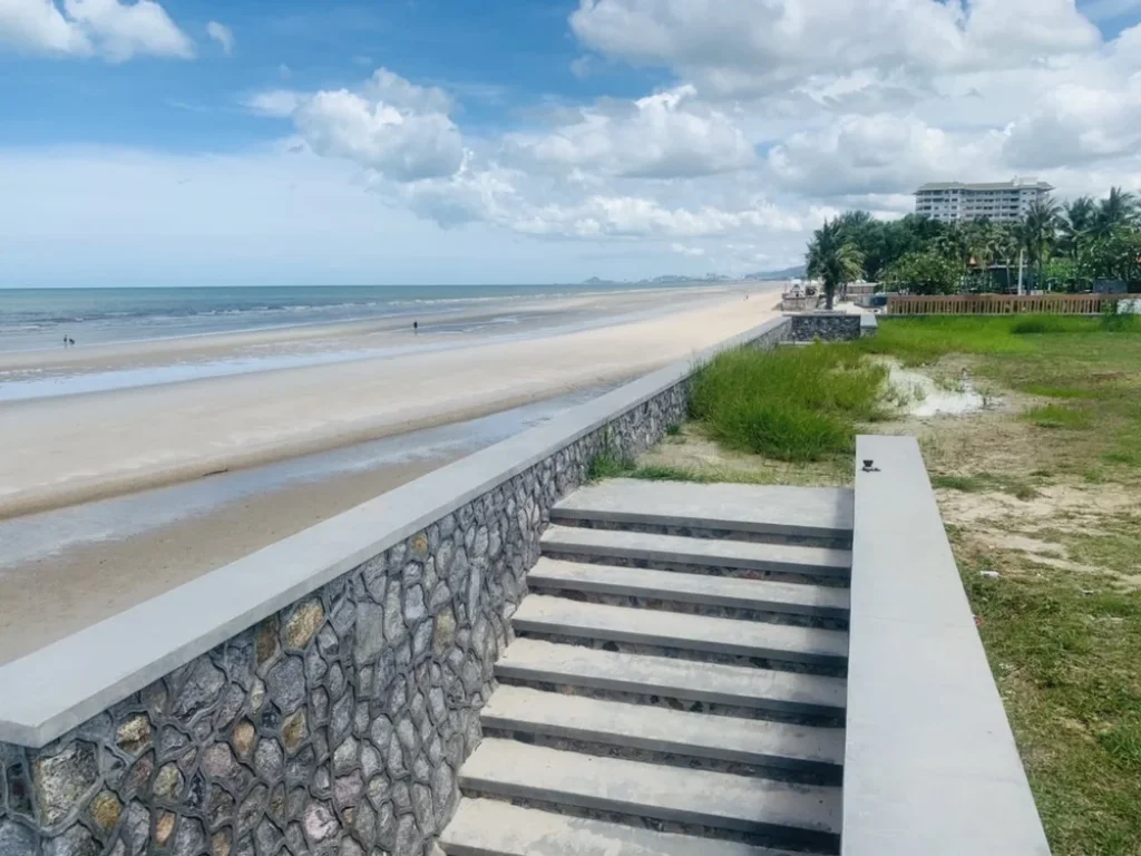 ที่ดินสวย ติดทะเล หัวหิน หาดสวย 2 ไร่กว่า ใกล้ร้านอาหารชมทะเล