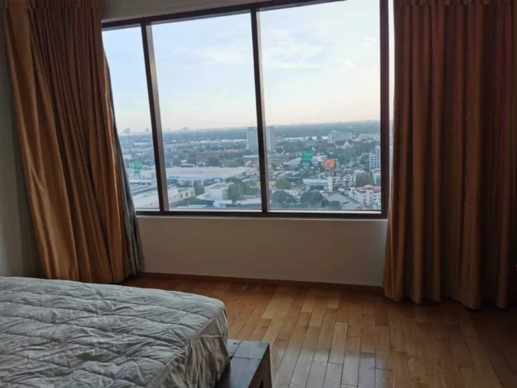 ขายหรือให้เช่า 4 ห้องนอน ดิ เอ็มโพริโอ เพลส Sale or for Rent 4 bedrooms The Emporio Place