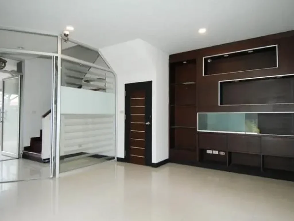 For Rent ทาวน์โฮม 3 ชั้น ซอยลาดพร้าววังหิน34 ย่านลาดพร้าว