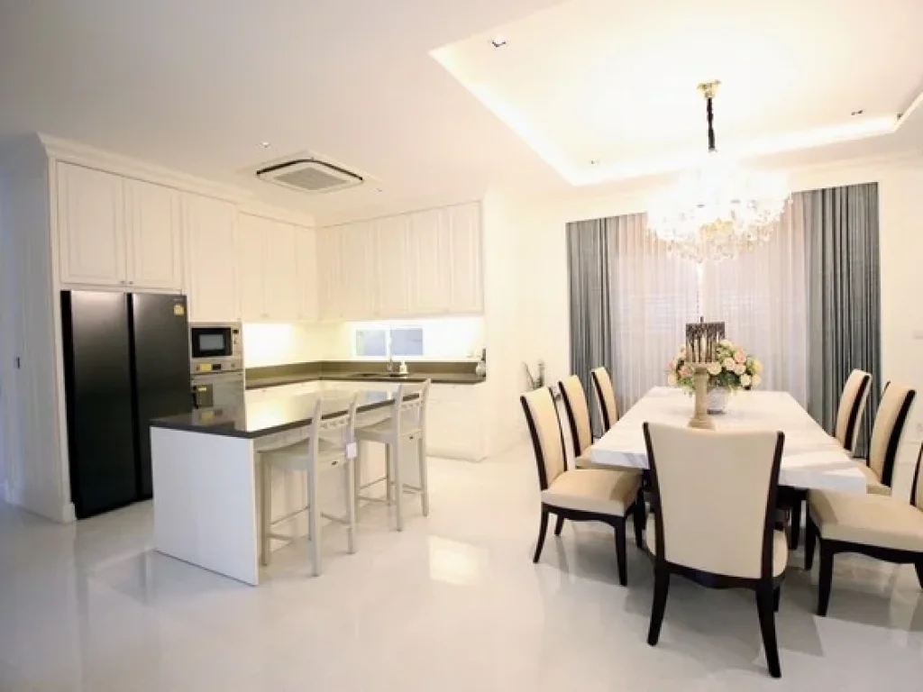 เช่าบ้านสไตล์American Luxuryสุดหรู ย่านบางนา 4 bedrooms near BTS Bangna Station