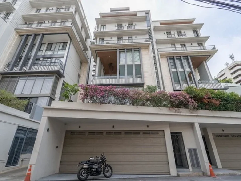 ขายทาวน์โฮม5ชั้นพร้อมสระว่ายน้ำส่วนตัวและลิฟท์ โครงการ749 Residence ย่านสุขุมวิท