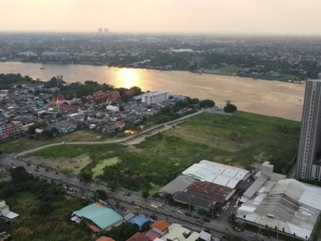 ที่ดินติดแม่น้ำเจ้าพระยา ใกล้กระทรวงพาณิชย์ ตำบลบางกระสอ อำเภอเมือง นนทบุรี วาละ 185000 บาท