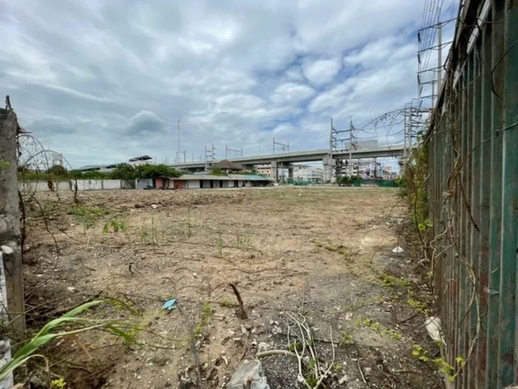 ขายที่ดินทำเลทองหัวมุมถนน ติดรถไฟฟ้าสถานีรังสิต เดินทางสะดวก