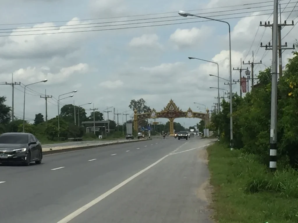 ขายที่ดิน ริมถนนทางหลวงแผ่นดินหมายเลข 3195 สายสุพรรณบุรี ใกล้วัดม่วง