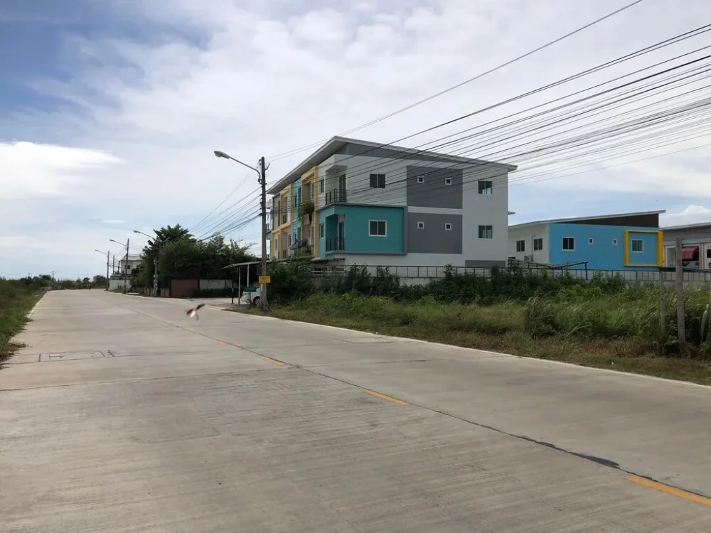 ที่ดินสวย ใกล้สถานที่ท่องเที่ยว ใกล้หาดบางแสน แหล่งชุมชน ชลบุรี