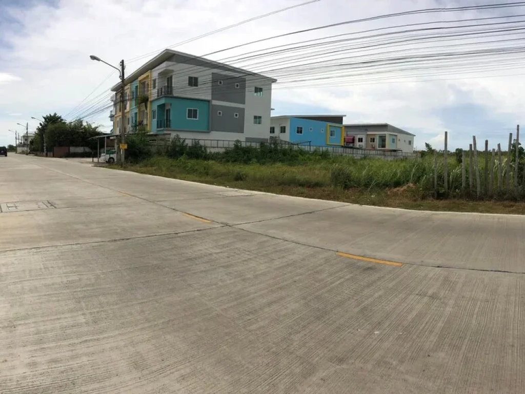 ที่ดินสวย ใกล้สถานที่ท่องเที่ยว ใกล้หาดบางแสน แหล่งชุมชน ชลบุรี