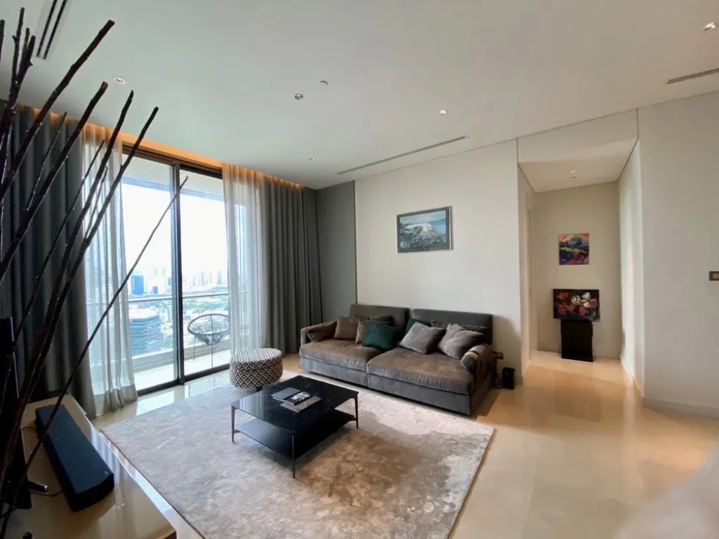 เช่าคอนโด Sindhorn Residence สินธรเรสซิเดนซ์ 3 ห้องนอน 3 ห้องน้ำ