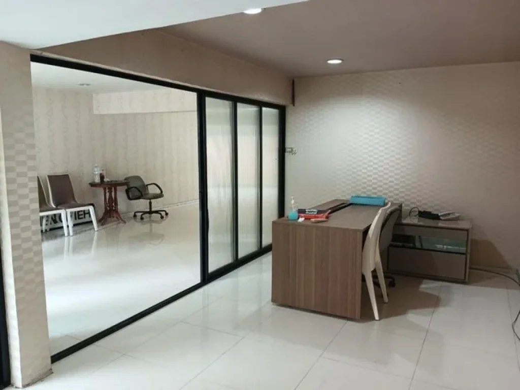 For Rent ทาวน์เฮาส์ รีโนเวทใหม่ ปรีดีพนมยงค์ สุขุมวิท71 ใกล้ทางด่วน