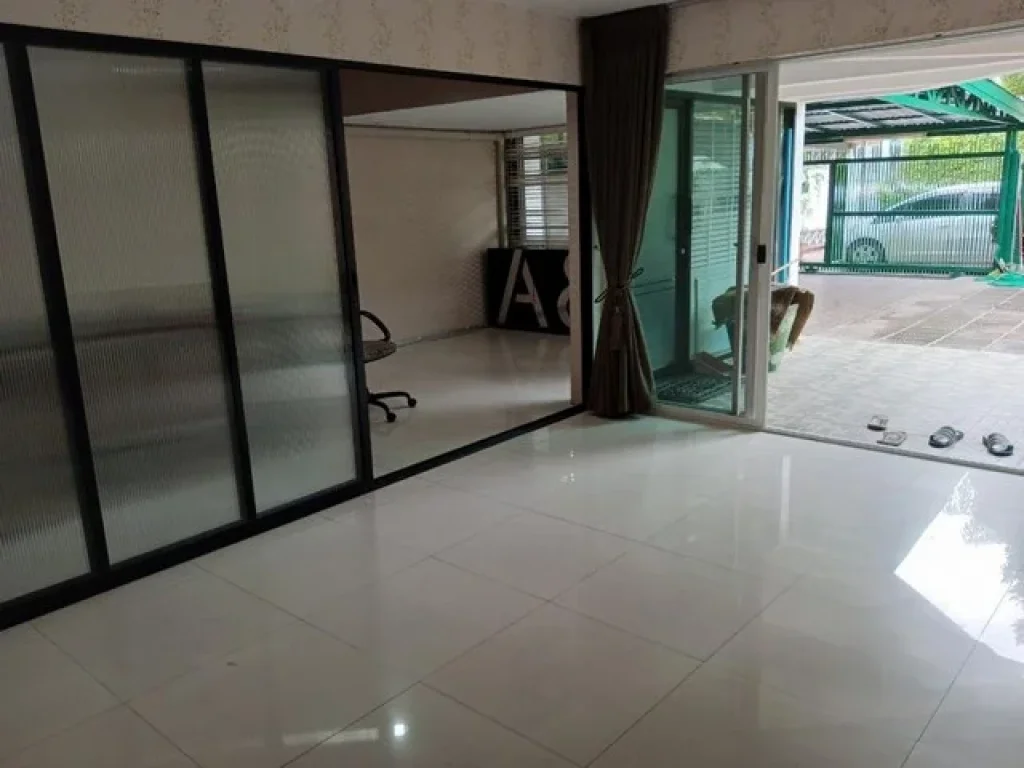 For Rent ทาวน์เฮาส์ รีโนเวทใหม่ ปรีดีพนมยงค์ สุขุมวิท71 ใกล้ทางด่วน