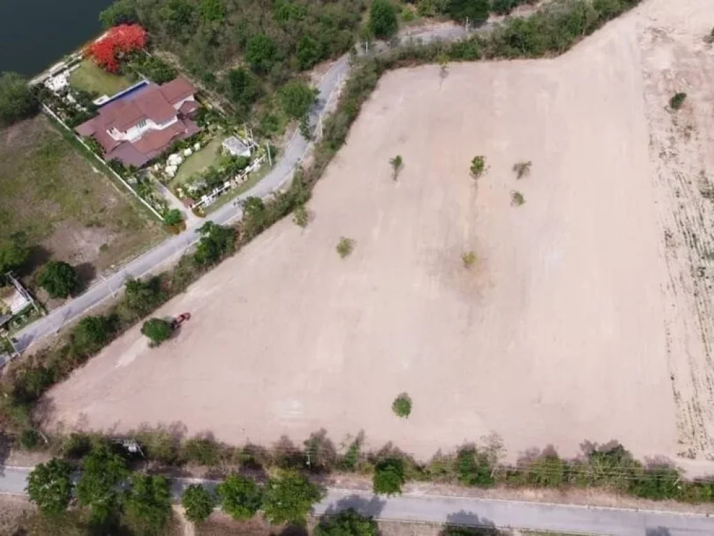 ขายที่ดินติดสนามกอล์ฟ พร้อมปลูกบ้าน วิวภูเขา ใกล้ทะเล แปลง 400 ตรว ชะอำ เพชรบุรี