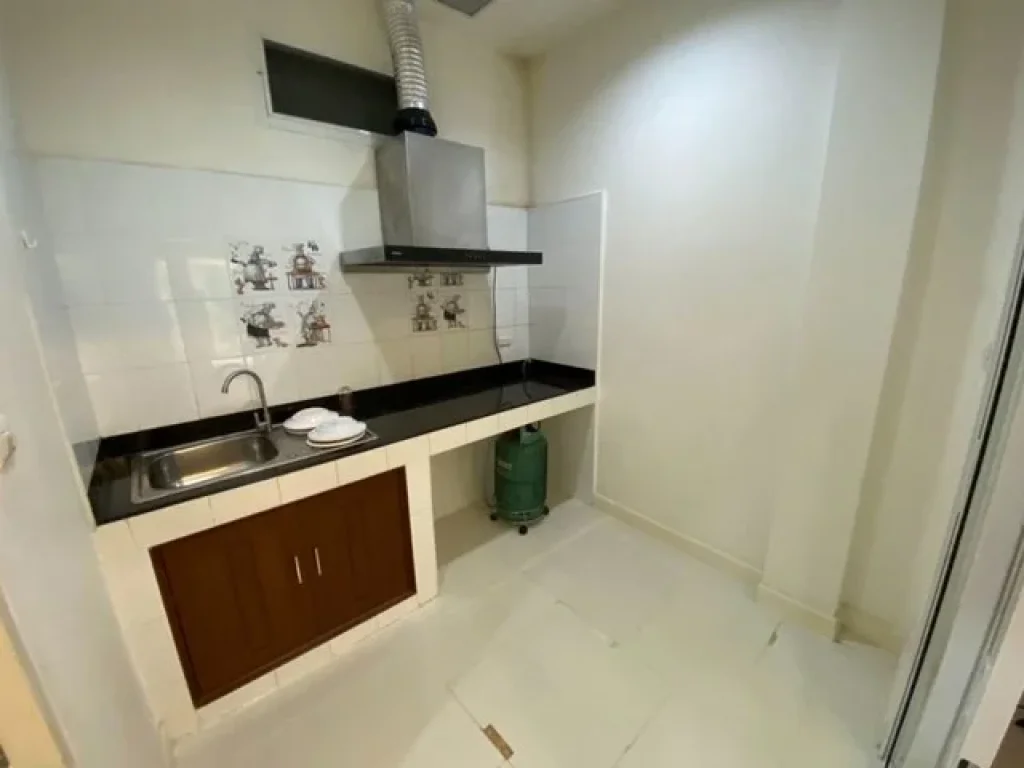 ให้เช่า Modern Life Townhome ห้วยขวาง แยกเหม่งจ๋าย ใกล้ MRT-ห้วยขวาง