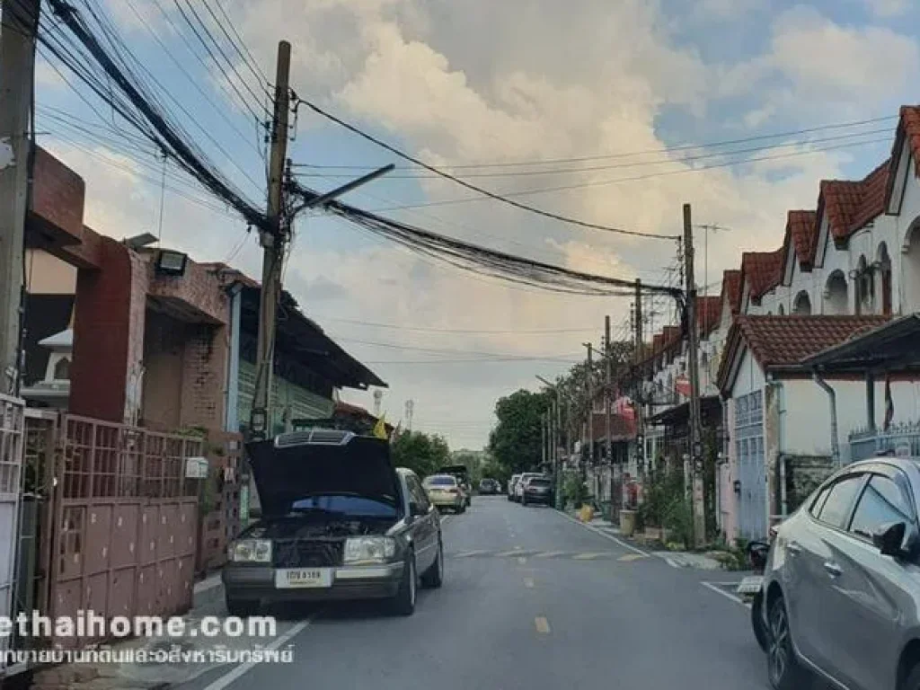 ขายที่ดินถมแล้ว ใกล้สถานีรถไฟฟ้าบางใหญ่ ถรัตนาธิเบศร์ ซเกล้ารัตนา ซอย4 พื้นที่ 172 ตรว วาละ 40000 บาท ทำเลดี เหมาะสำหรับปลูกบ้านเพื่ออยู่อาศัย