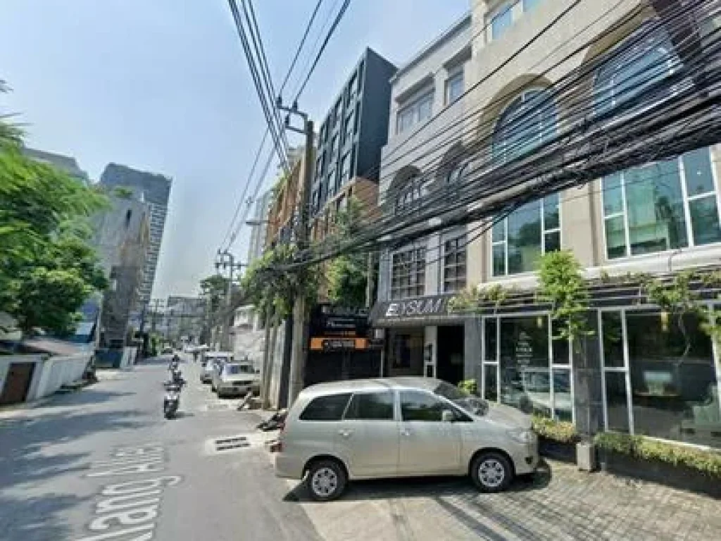 ให้เช่าอาคารพาณิชย์ติดถนนซอยสุขุมวิท 49 เนื้อที่ 25 ตรว เช่า 120000 บาทเดือน