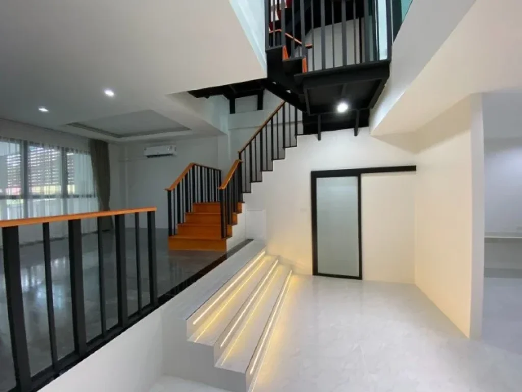 ขายทาว์โฮมทำเลเมือง อุดมสุข 41 ใกล้ BTS อุดมสุข Unique สุดๆกับบ้านสไตล์ Modern Loft ปรับโฉมใหม่