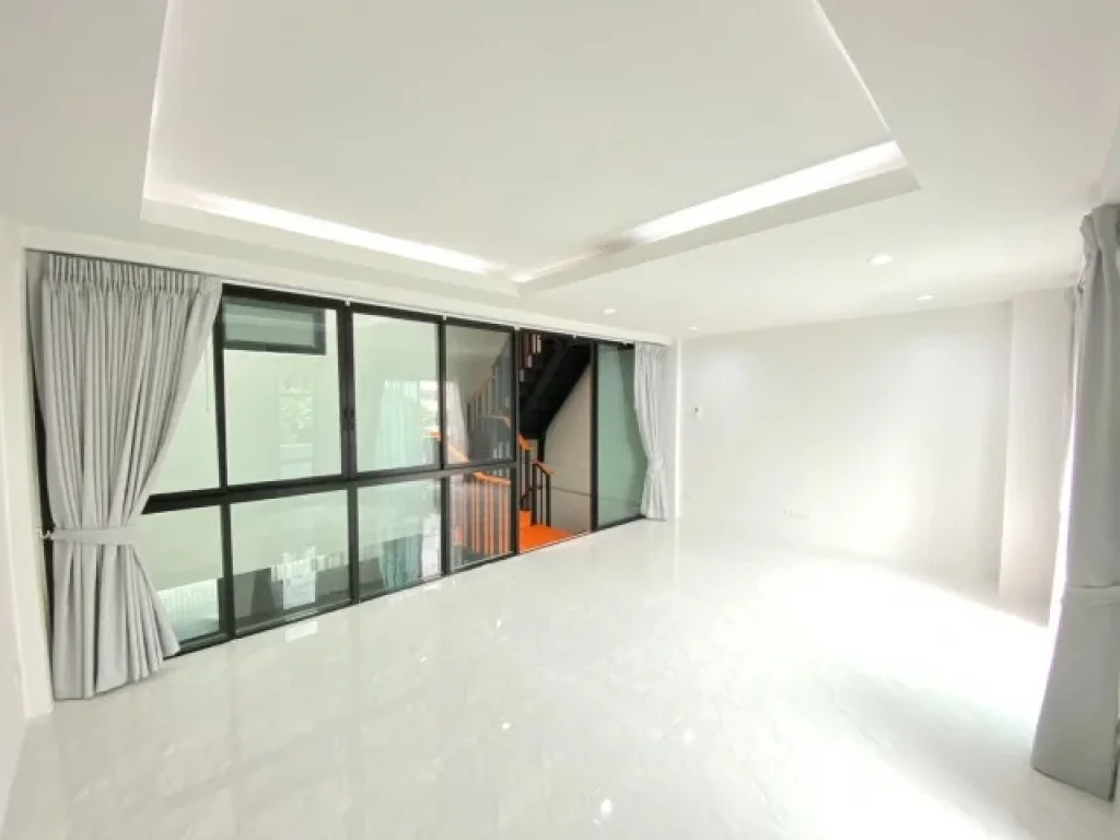 ขายทาว์โฮมทำเลเมือง อุดมสุข 41 ใกล้ BTS อุดมสุข Unique สุดๆกับบ้านสไตล์ Modern Loft ปรับโฉมใหม่