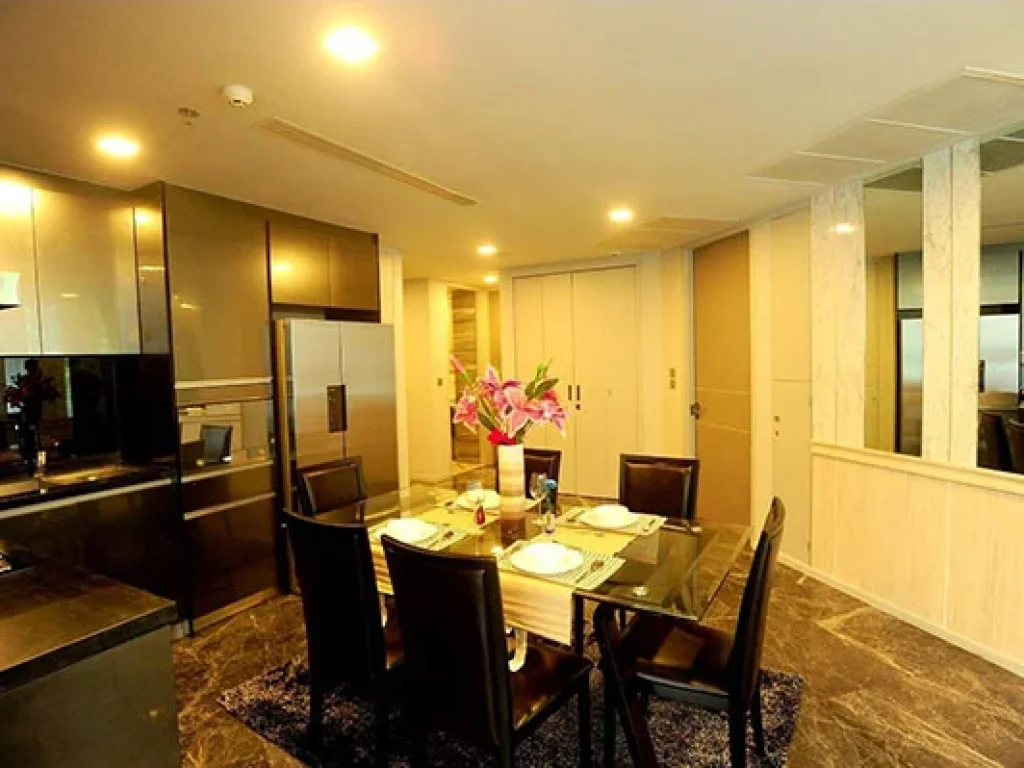 เช่าด่วน คอนโด แบบ 3 ห้องนอน ในซอย สุขุมวิท 41 ใกล้ BTS พร้อมพงษ์ For Rent A 3 Bedroom Unit in Sukhumvit 41 Near BTS Prompong