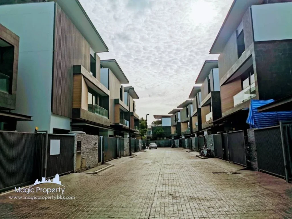 ขายบ้านเดี่ยว ในโครงการ ดิ ออเนอร์ The Honor House Project For Sale Single house ทำเลดี ใกล้ ถนนเอกมัย - รามอินทรา 4 ห้องนอน พื้นที่ใช้สอย 446 ตาราง