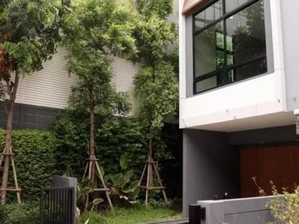 For Rent ทาวน์โฮมหลังมุม Arden Pattanakarn พัฒนาการ20 ใกล้ทางด่วนพัฒนาการ