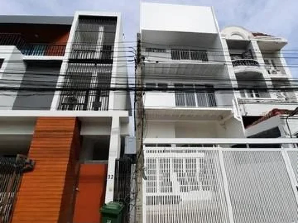 For Rent ทาวน์โฮม รีโนเวทใหม่ ห้วยขวาง ใกล้MRTสุทธิสาร