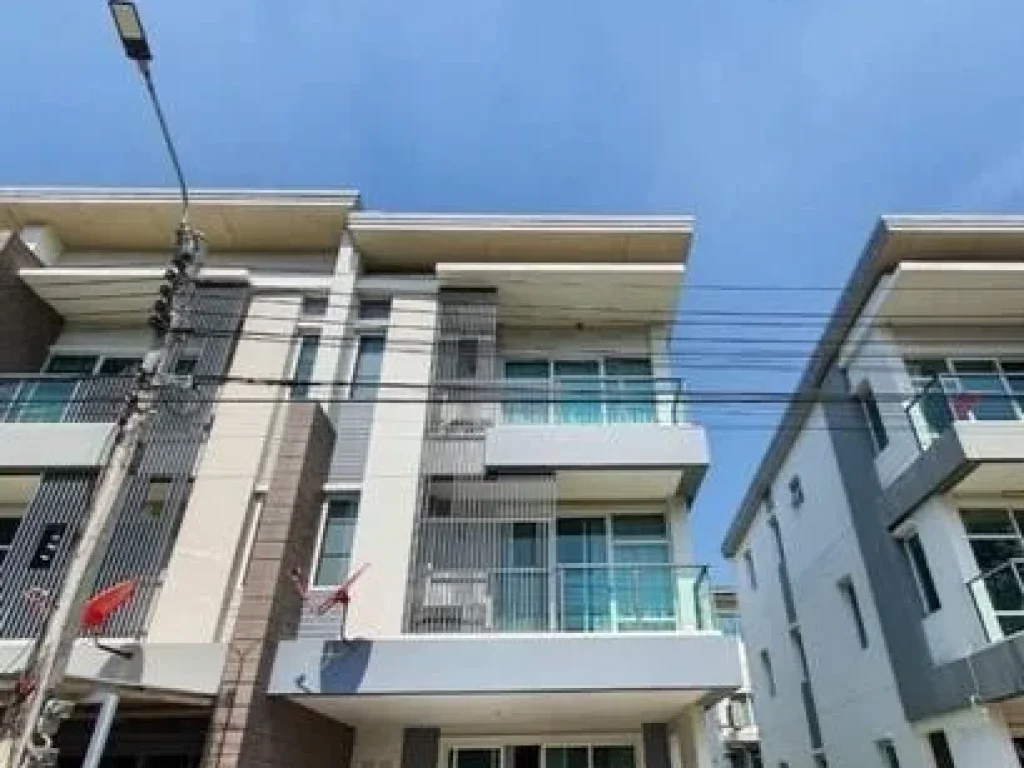 For Rent ทาวน์โฮมพร้อมอยู่ ทาวน์ อเวนิว ศรีนครินทร์ อ่อนนุช68