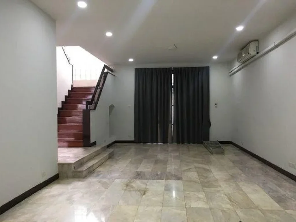 For Rent ทาวน์โฮม ซอยเอกมัย12 สุขุมวิท63 ใกล้BTSเอกมัย