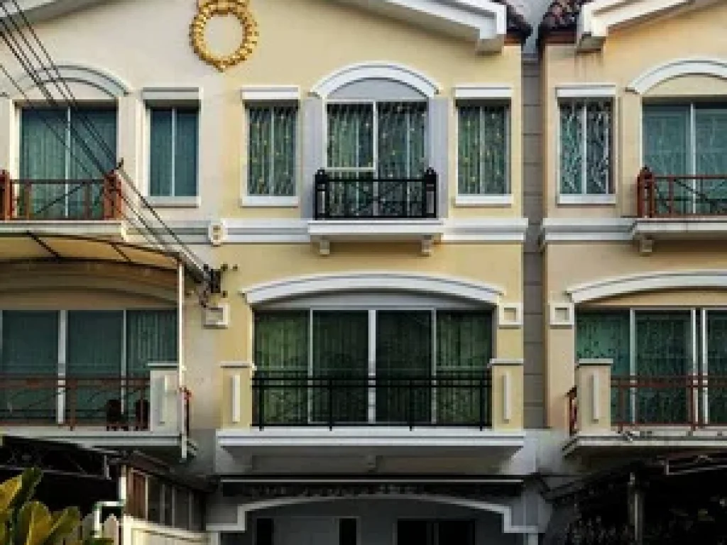 เช่า FOR RENT BAAN KLANG MUANG SRINAKARIN 24 3 beds 3 baths 20 Sqw20000CLOSE ARL HUAMARK