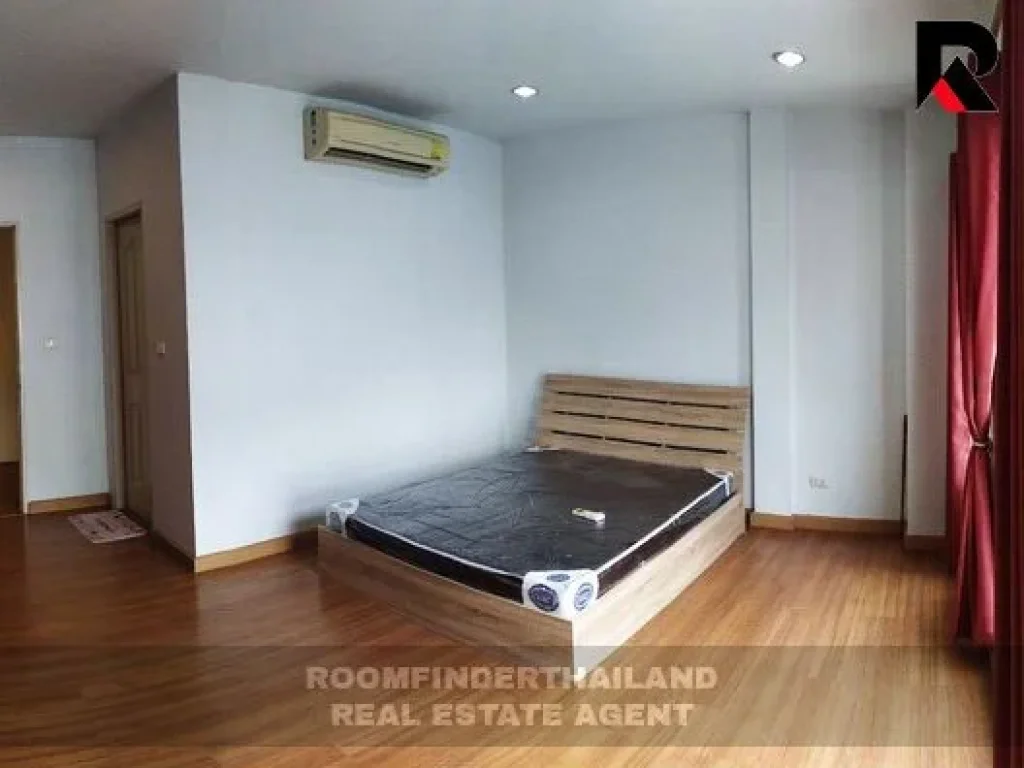 เช่า FOR RENT BAAN KLANG MUANG SRINAKARIN 24 3 beds 3 baths 20 Sqw20000CLOSE ARL HUAMARK