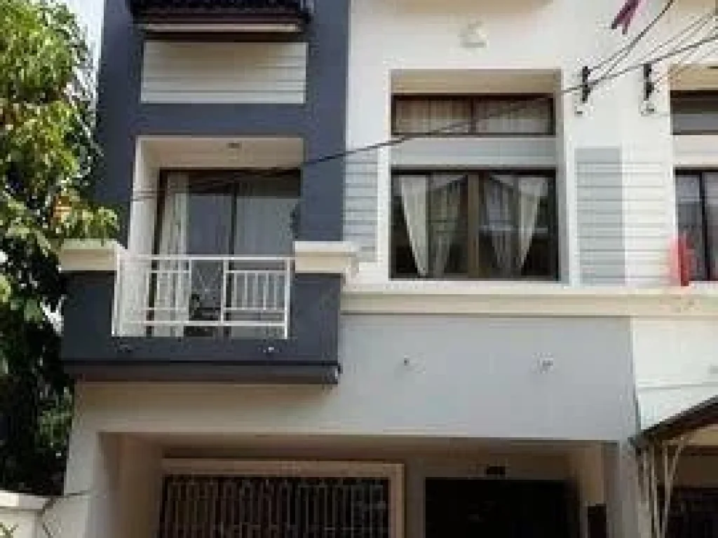 For Rent ทาวน์โฮมพร้อมอยู่ บ้านกลางเมือง ลาดพร้าว71 นาคนิวาส4