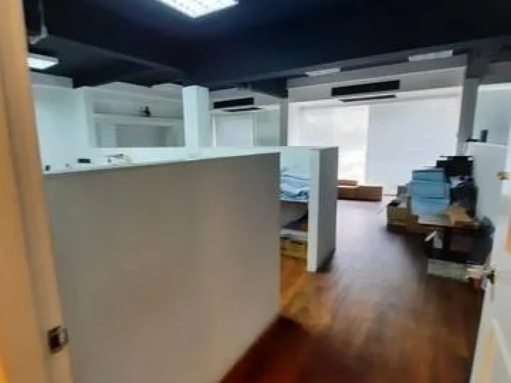 For Rent อาคารพาณิชย์ 3 คูหา ติดถนนสุขุมวิท32 ใกล้BTSทองหล่อ