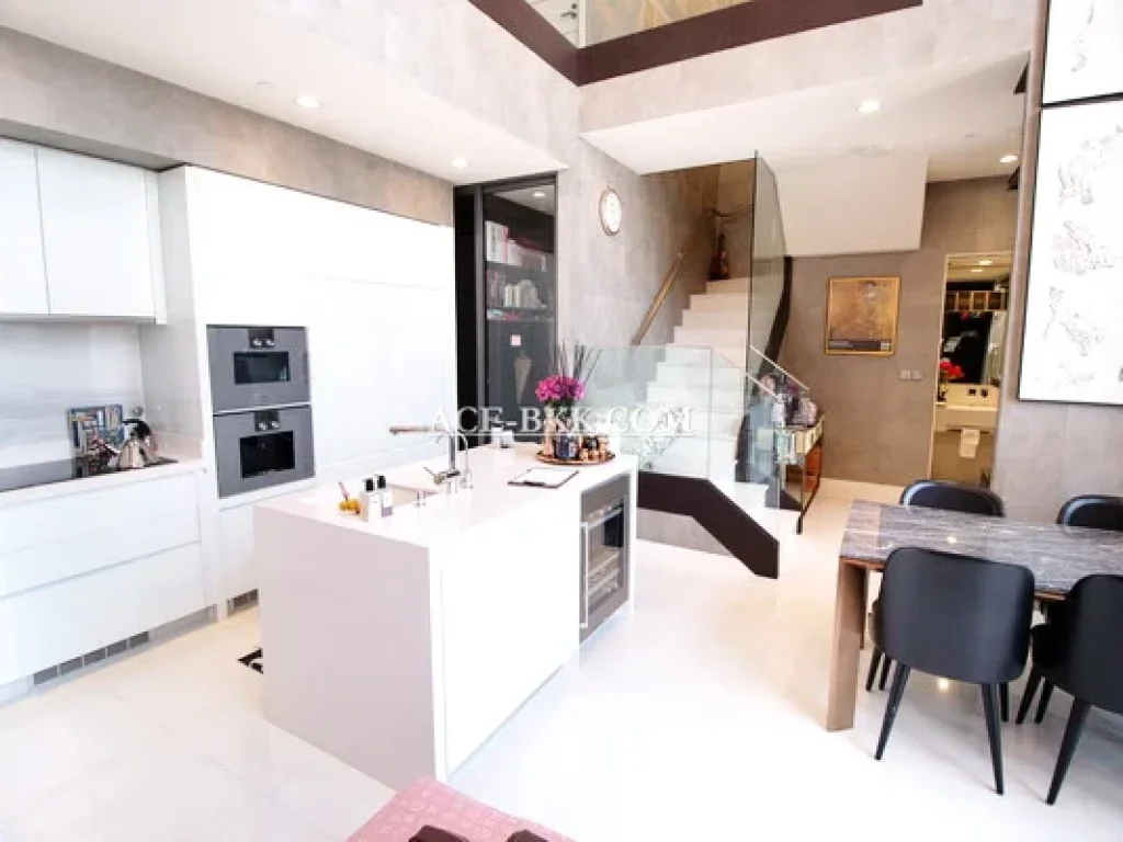 เช่า FOR RENT VITTORIO SUKHUMVIT 39 2 beds 3 baths Duplex 168 Sqm250000