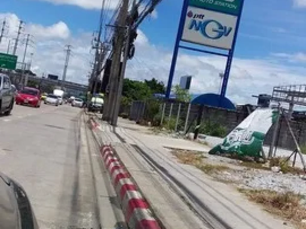 ขายที่ดินติดถนนเทพารักษ์ ใกล้สถานีรถไฟฟ้าศรีเทพา ราคาถูกสุดในแนวรถไฟฟ้า