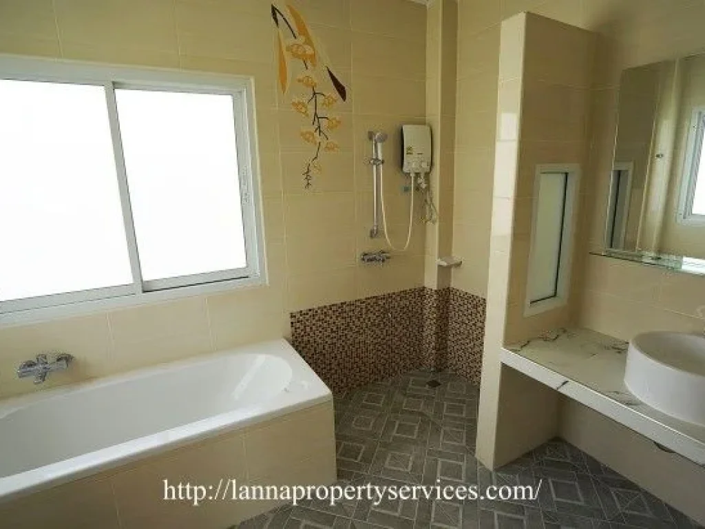 ให้เช่าบ้านในโครงการจัดสรรหางดง House with bathtub near new Lanna international school hangdong