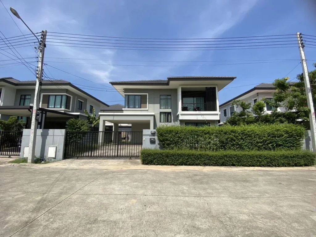 ขาย หรือให้เช่า For sale or rent บ้านเดี่ยว 2 ชั้น 2-Storey Detached house พร้อมเฟอร์นิเจอร์บางส่วน Partly furnished