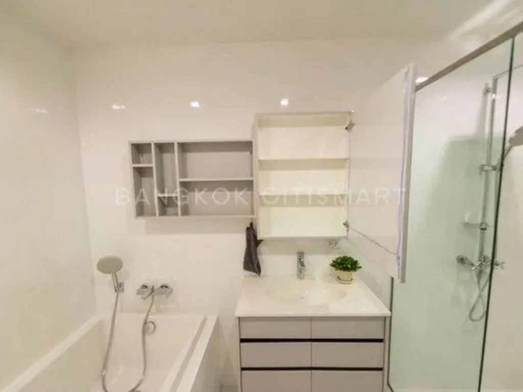 ให้เช่า คอนโด HQ THONGLOR BTS ทองหล่อ ขนาด 555 ตรม 1 Bedroom 1 Bathroom ชั้น 20