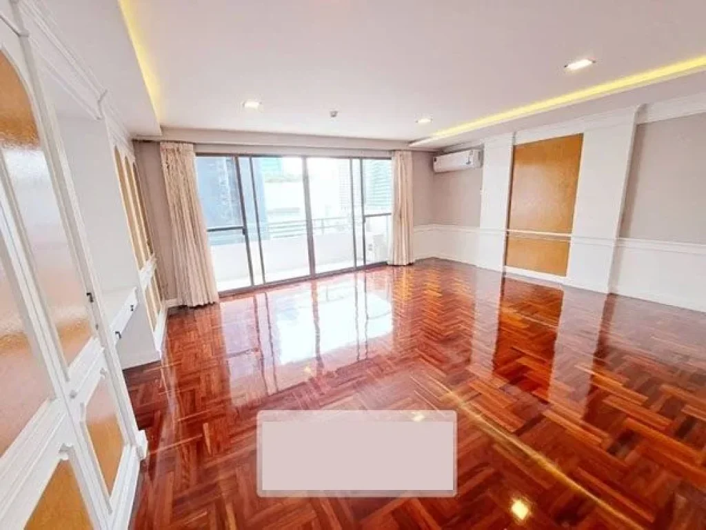 ให้เช่า คอนโด 3 ห้องนอน กว้างขวาง ใกล้ BTS อโศก For Rent A spacious 3 Bedroom Condo Near BTS Asoke