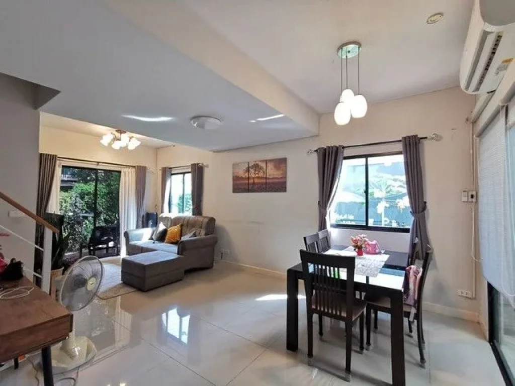 SALE TOWNHOME - พื้นที่เท่ากับ 524 SQWA 3BR2BR 2690000 thb บรรยากาศ ดี