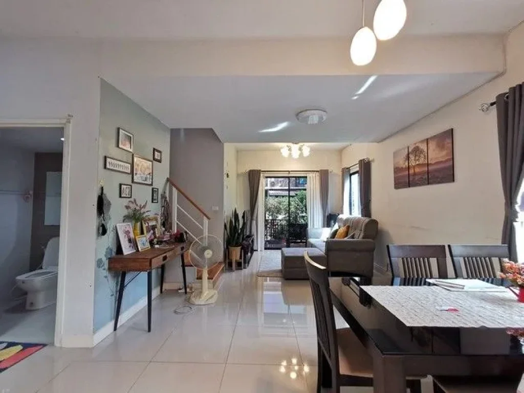 SALE TOWNHOME - พื้นที่เท่ากับ 524 SQWA 3BR2BR 2690000 thb บรรยากาศ ดี