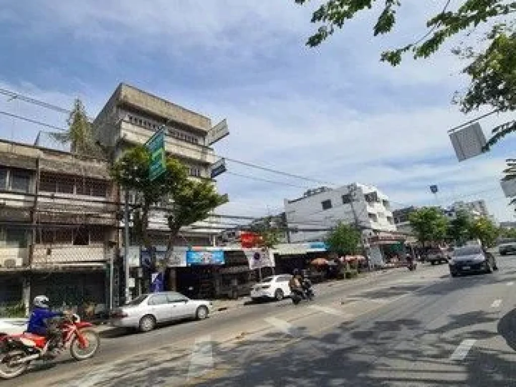 ขายตึกแถว 4ชั้น ติดถนนใหญ่อุดมสุข สุขุมวิท103 ทำเลธุรกิจ ค้าขาย ทำหน้าร้าน