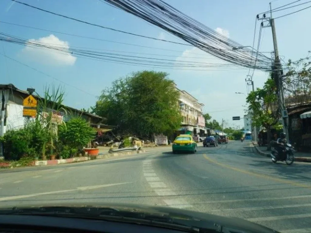 ขายที่ดินติดถนนสุขาภิบาล 5 เพิ่มสิน ขนาด 27-1-36 ไร่ ทำเลดี