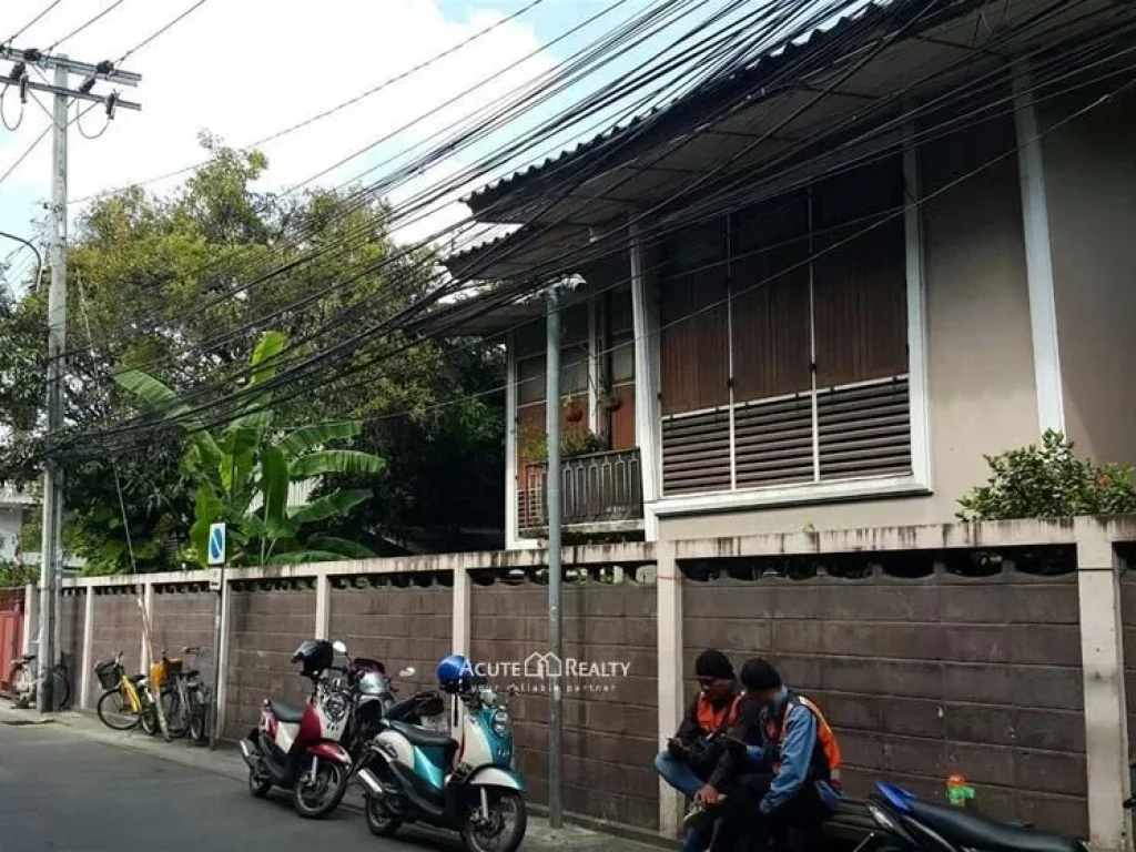 ขายบ้านพร้อมที่ดิน 228 ตรว ติดถนนสุทธิสารวินิจฉัย