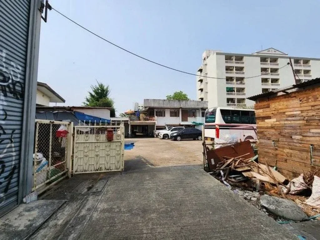 ขายที่ดิน สวย ทำเลเยี่ยม ติดถนนถนนอ่อนนุช ใกล้ซอยอ่อนนุช 25