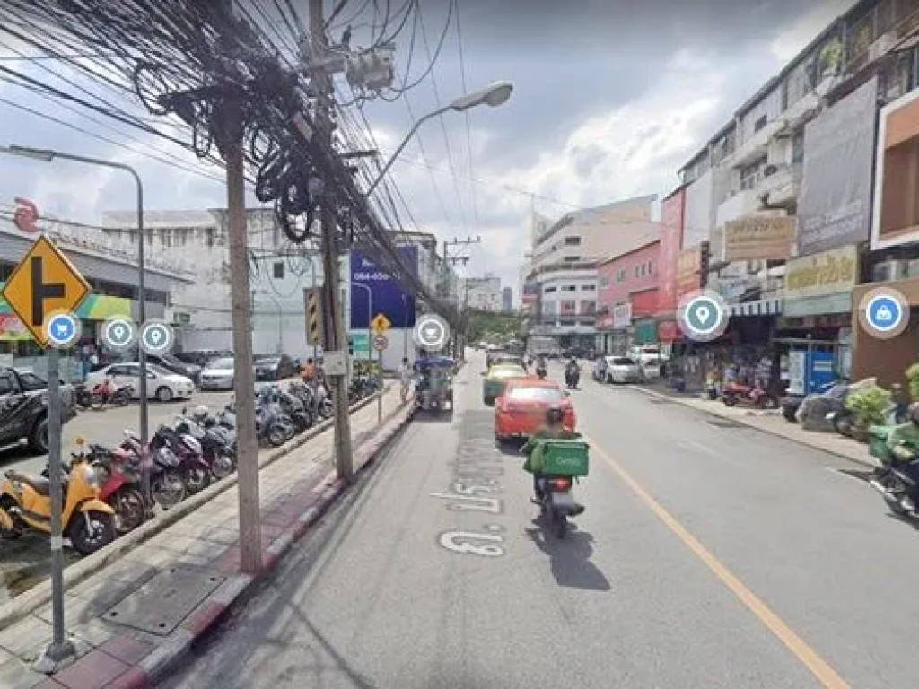 ประชาราษฎร์บำเพ็ญ MRT ห้วยขวาง 890 ม ร้านอาหาร สตรีทฟู๊ด