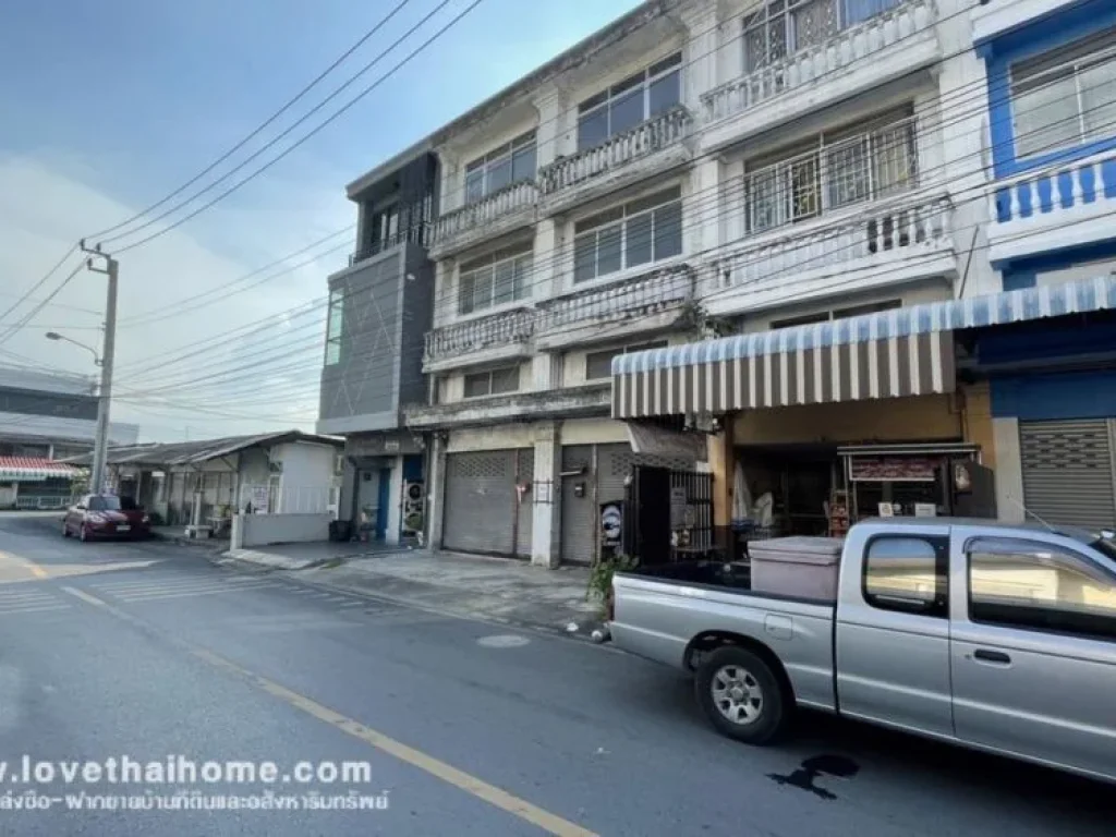 ขายตึกแถว รามอินทรา421 ห่างสถานีรถไฟฟ้า250เมตร