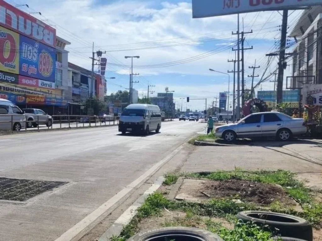 ขายธุรกิจประดับยนต์ทำเลดี ติดถนนใหญ่ พร้อมอาคารตึก 2 ชั้น