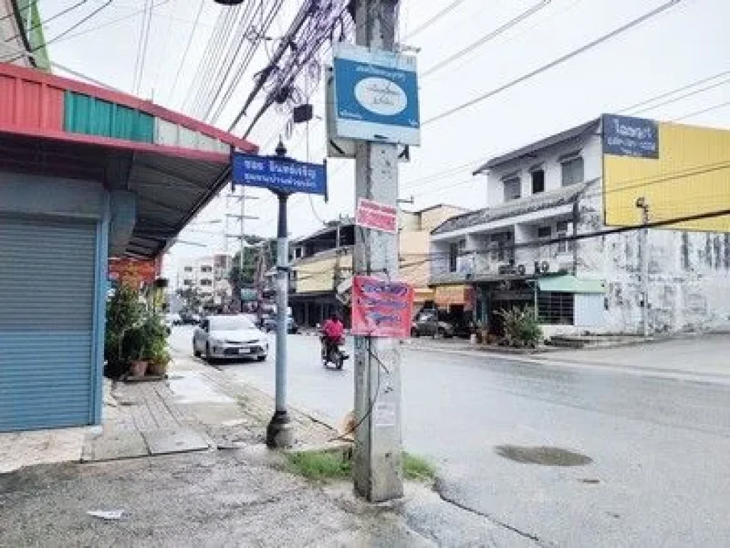 บ้านเดี่ยว ตรงข้ามโรงเรียนทุ่งศุขลา ศรีราชา ใกล้ถนนใหญ่ และ