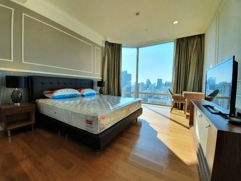 Royce private sukhumvit 31 3 Bedroom privaet lift Phromphong