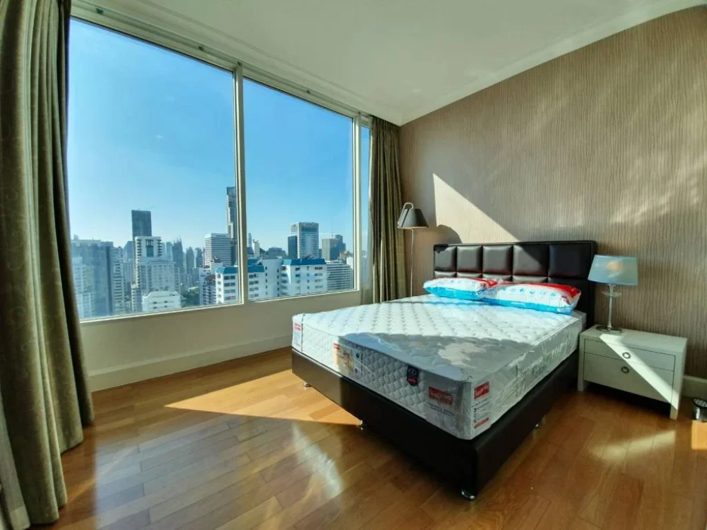 Royce private sukhumvit 31 3 Bedroom privaet lift Phromphong