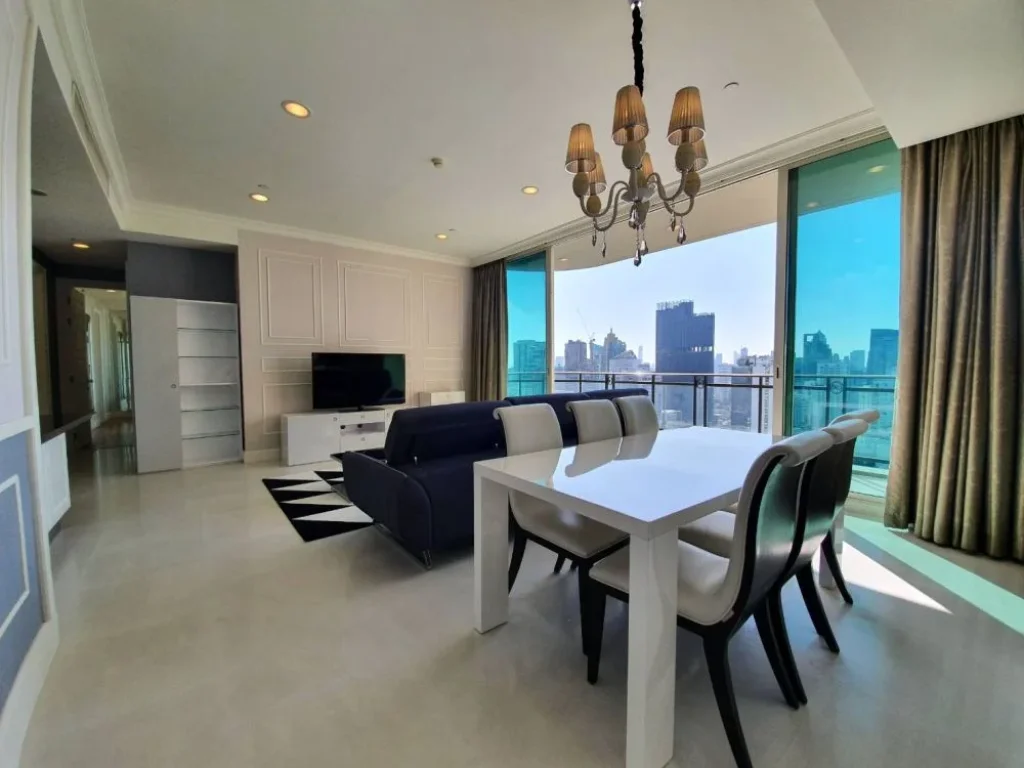 Royce private sukhumvit 31 3 Bedroom privaet lift Phromphong