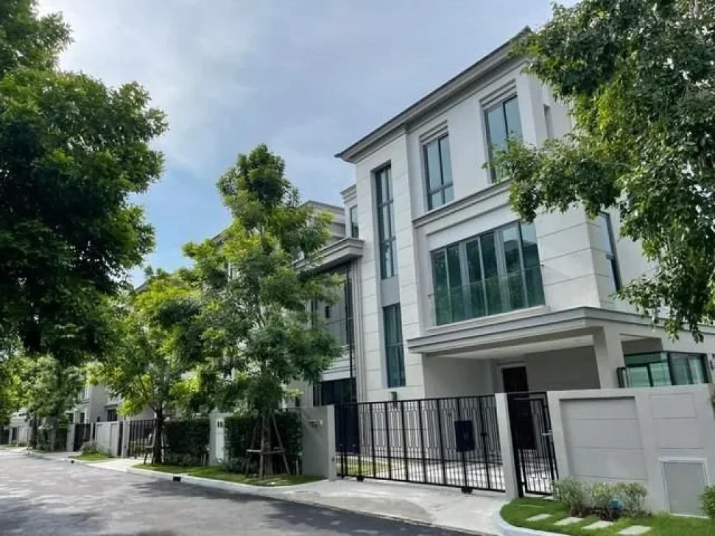 ขาย Luxury Duplex Home 3 ชั้น 4 ห้องนอน โครงการ เดอะ ซอนเน่